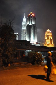 Le nom de ce quartier. Proche du centre et derriere un mur d autoroute. kl 176