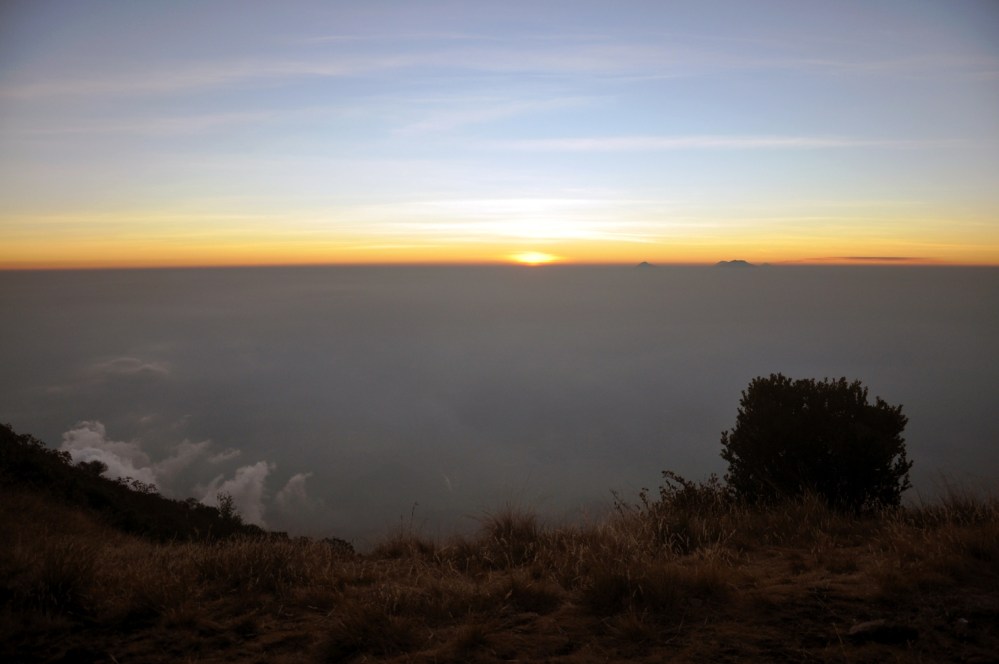 Promenade du Mont Lawu Solo java. La crise existe t elle