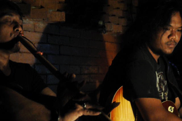 Hamrin et Mo ong Musicien Gaung. Automne 2085 theatre de marionnette