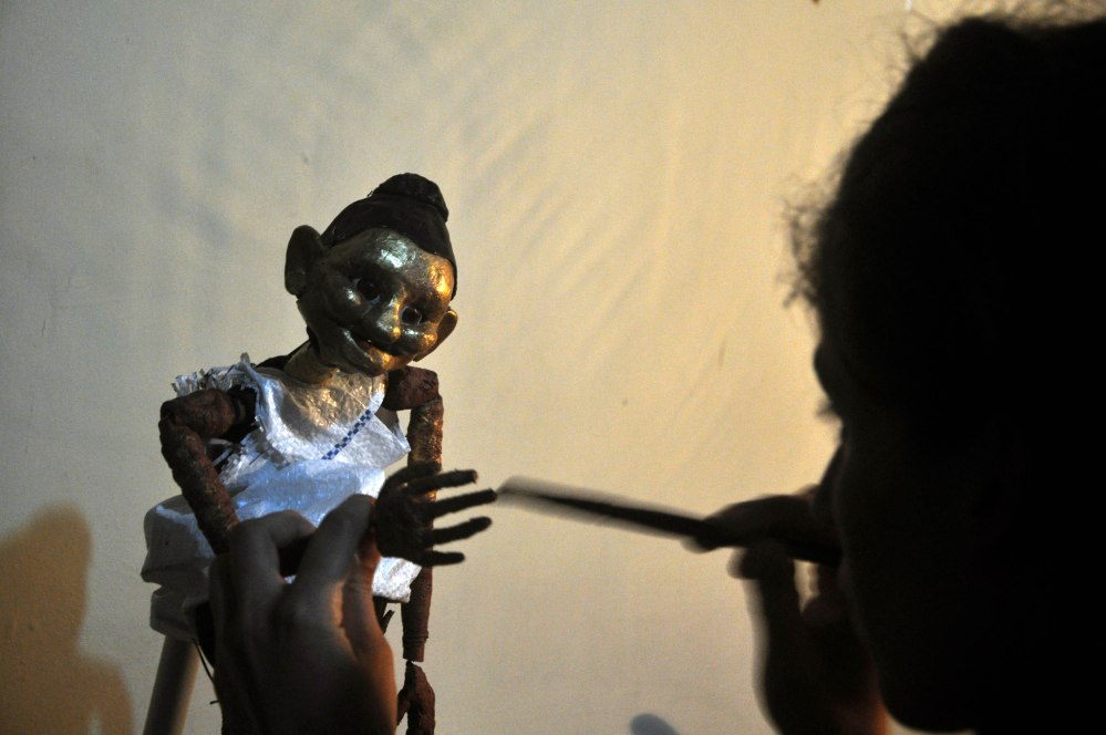mamie javanaise. marionette. Automne2085. ITOU THEATER.