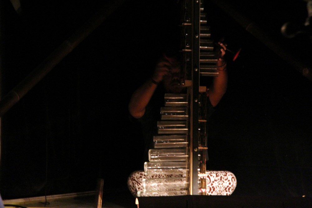 MO' à l' instrument sans nom.